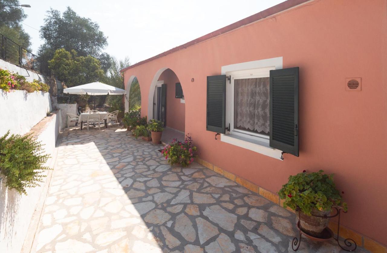 Ilia'S Holiday Home Peritheia Exterior foto